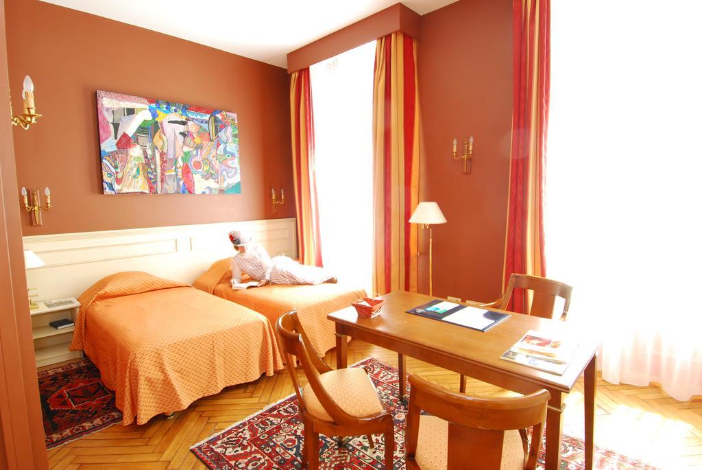 Ermitage Bouquet Hotell Rouen Exteriör bild