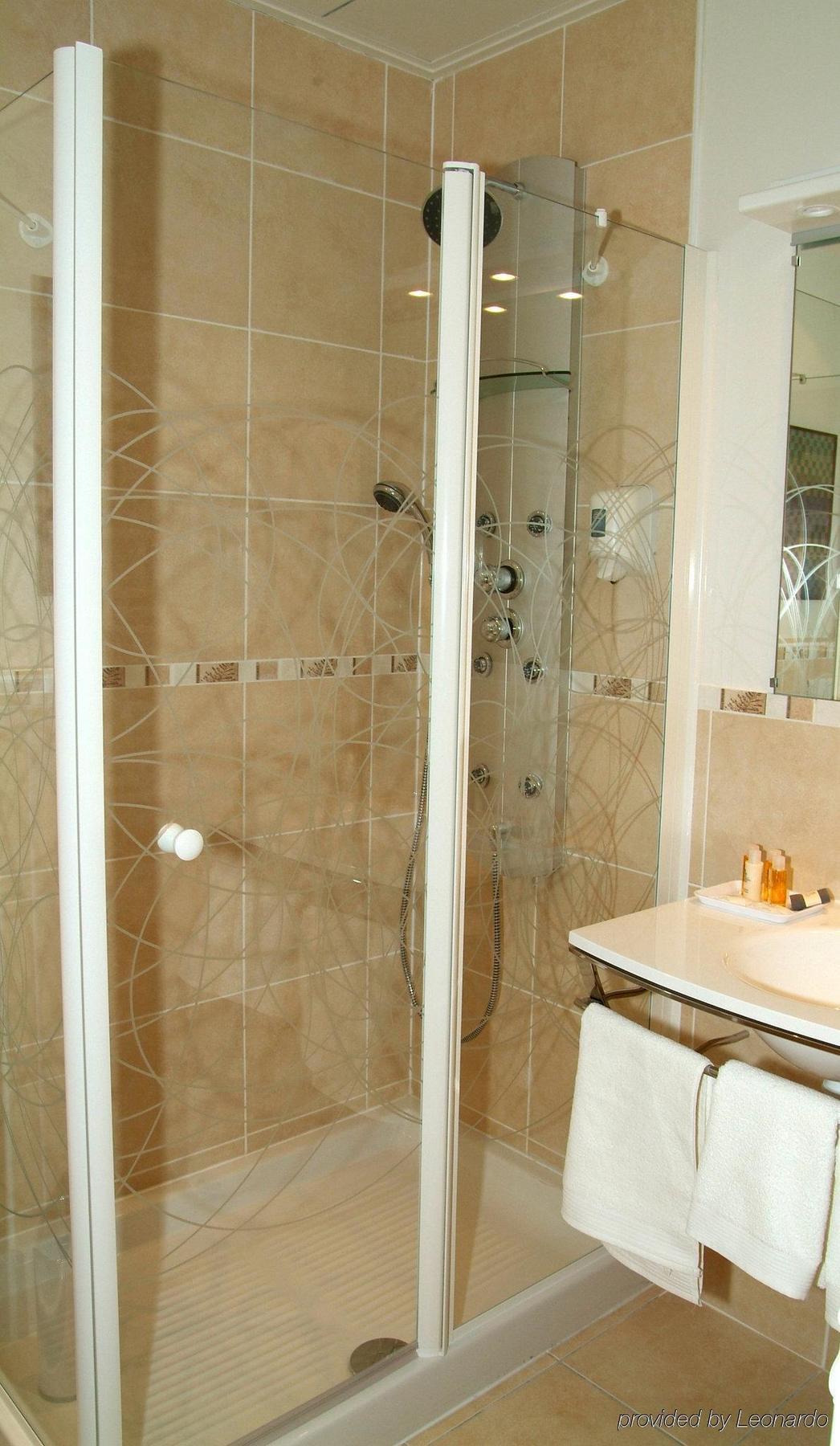 Ermitage Bouquet Hotell Rouen Rum bild
