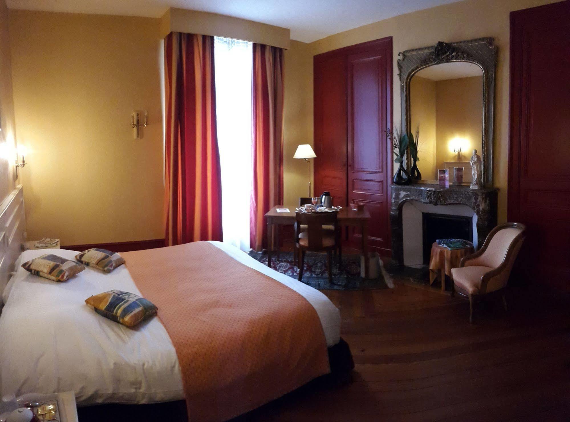 Ermitage Bouquet Hotell Rouen Exteriör bild
