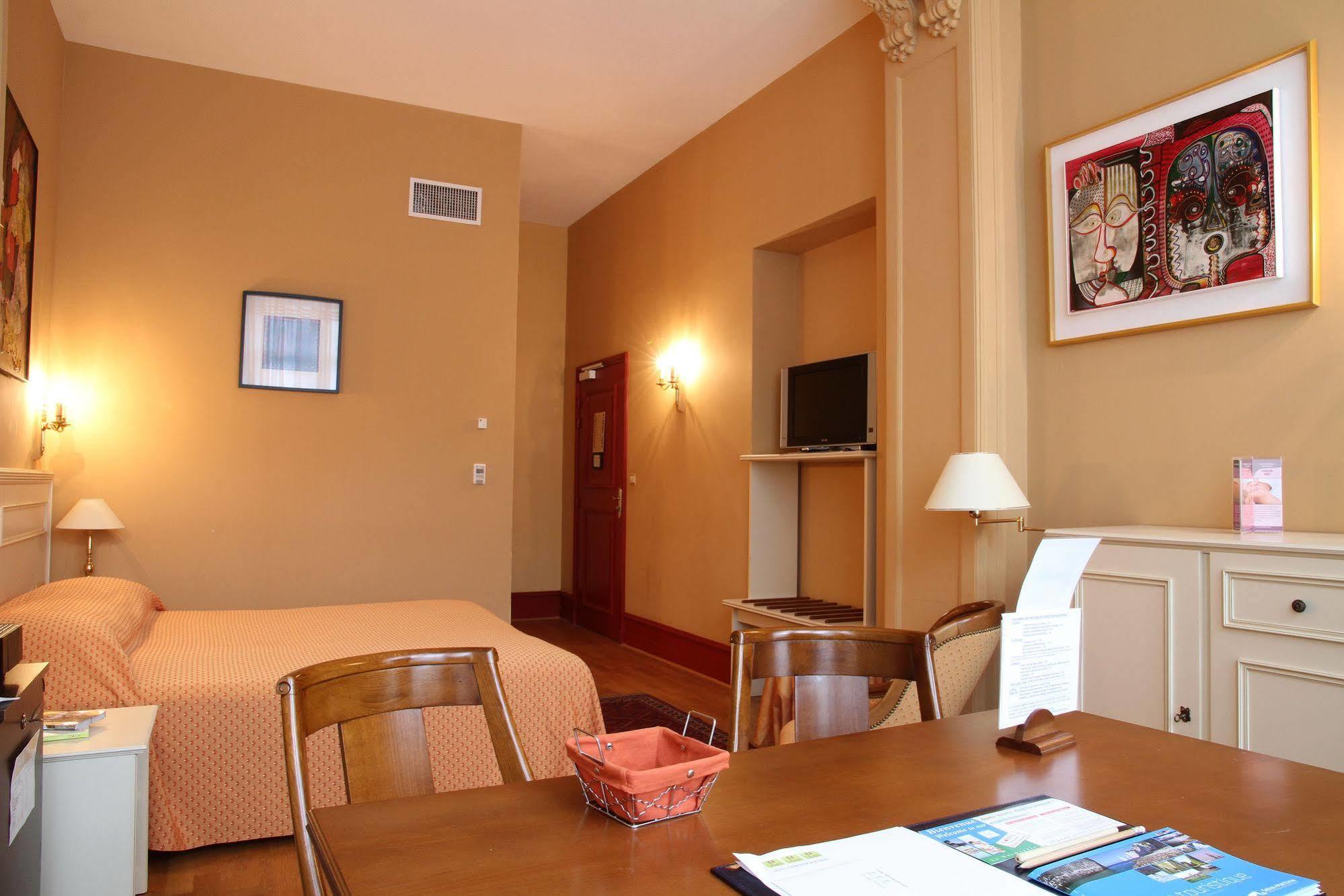 Ermitage Bouquet Hotell Rouen Exteriör bild