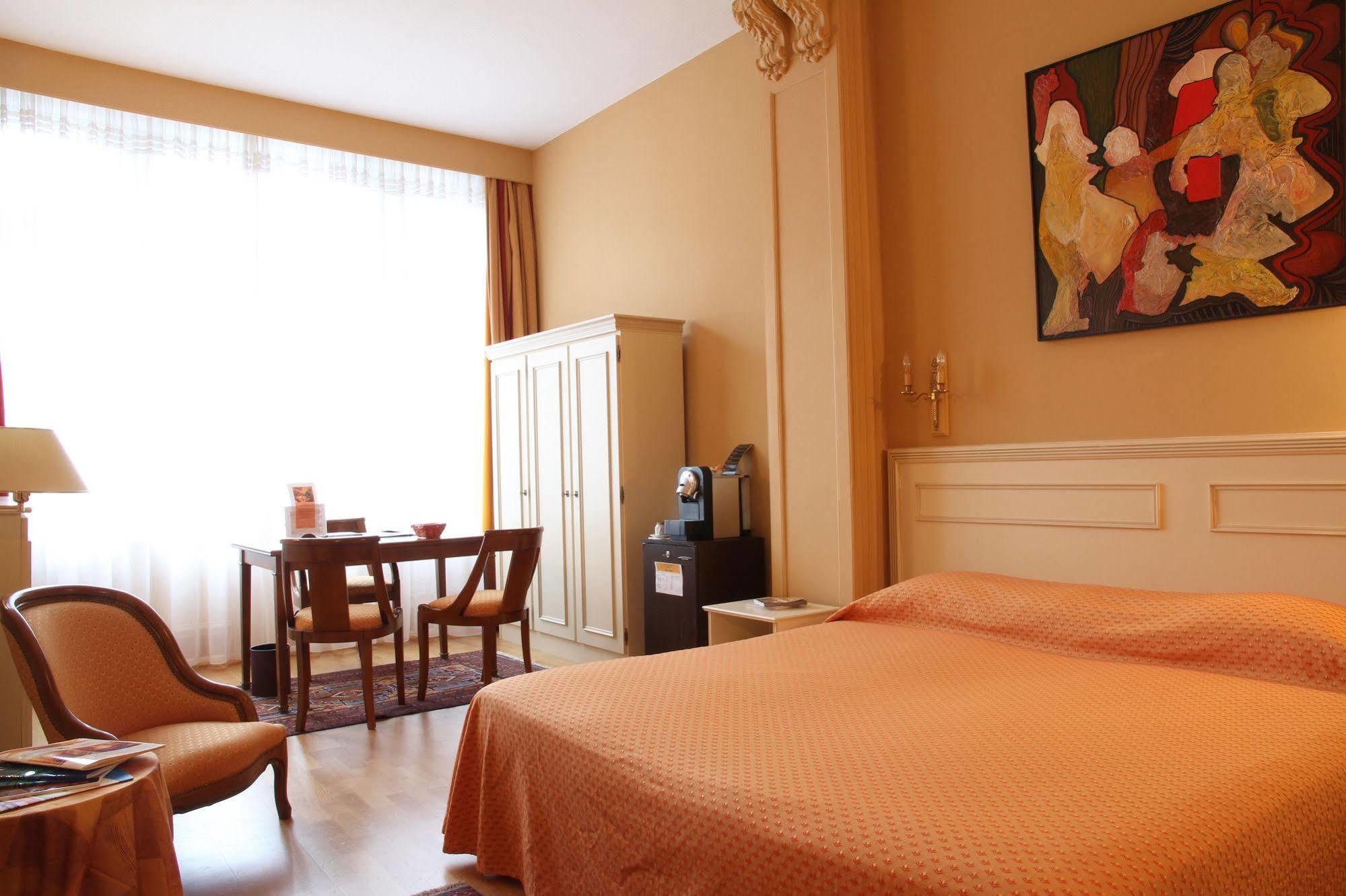 Ermitage Bouquet Hotell Rouen Exteriör bild