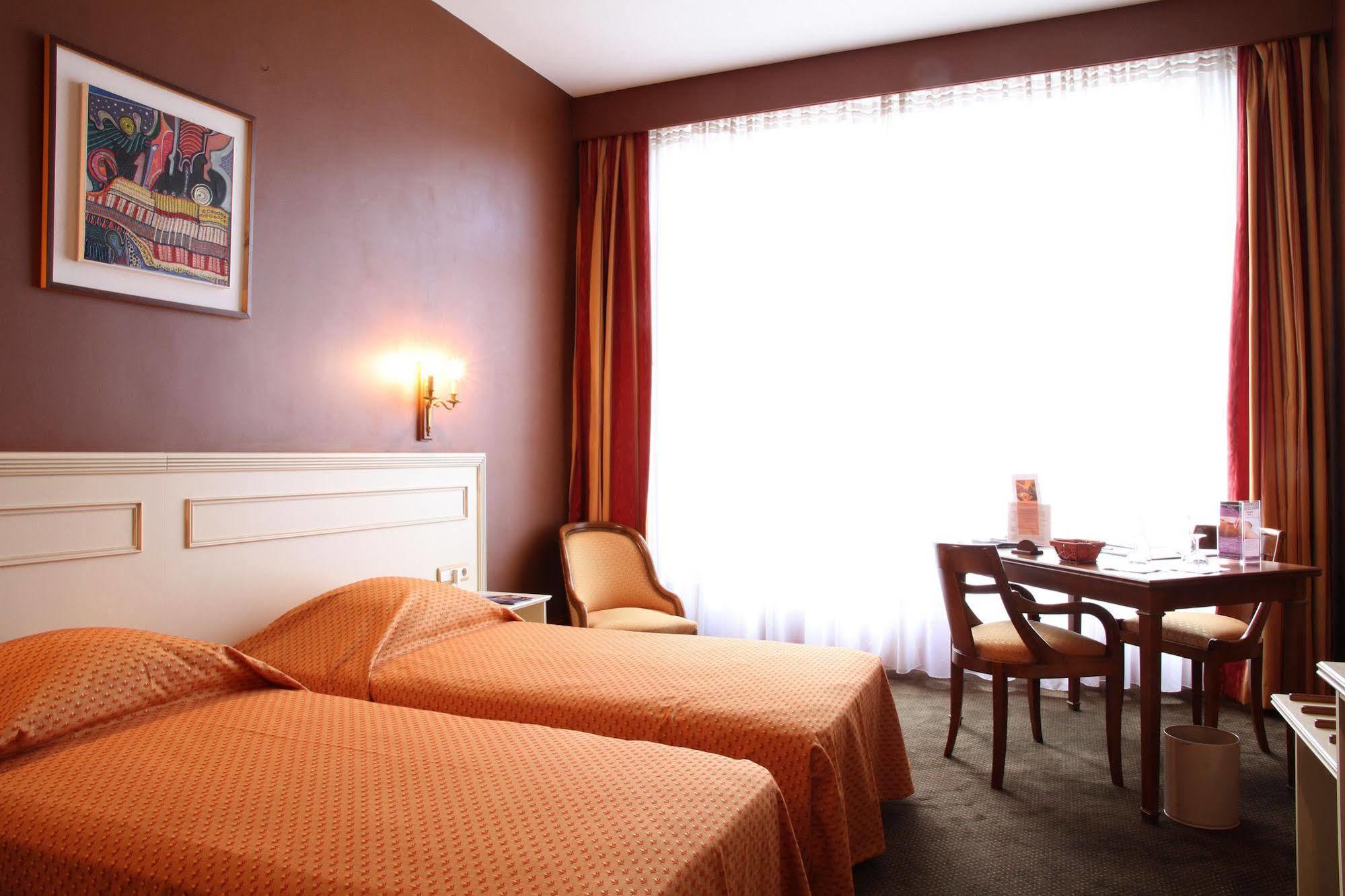 Ermitage Bouquet Hotell Rouen Exteriör bild