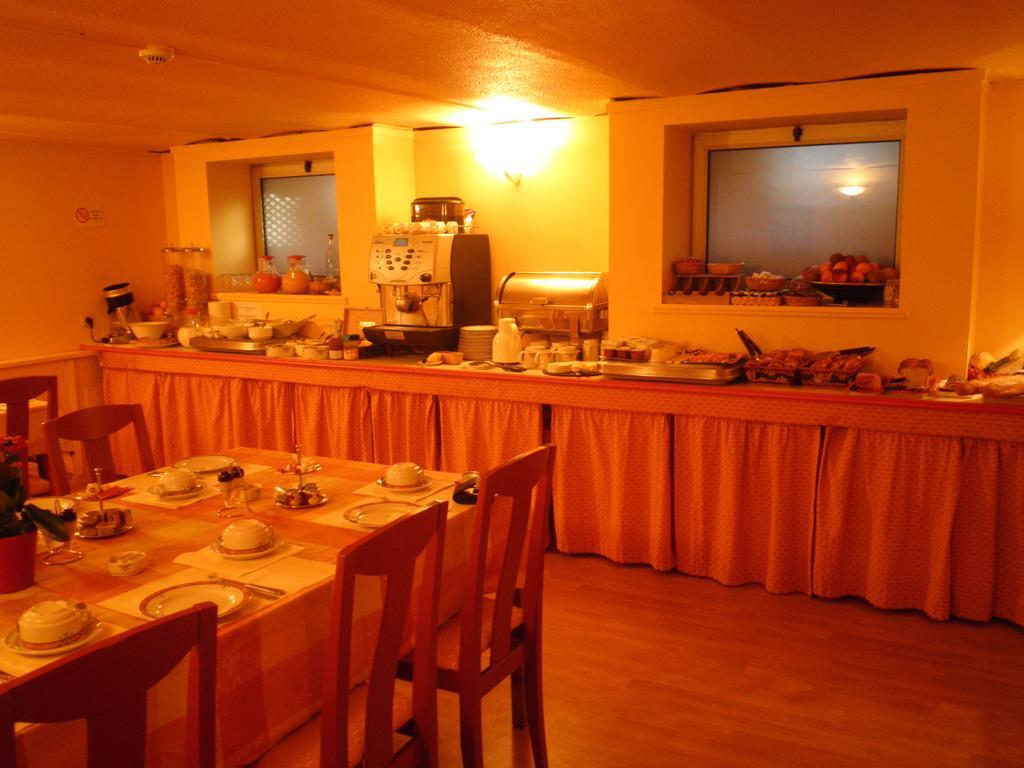 Ermitage Bouquet Hotell Rouen Exteriör bild