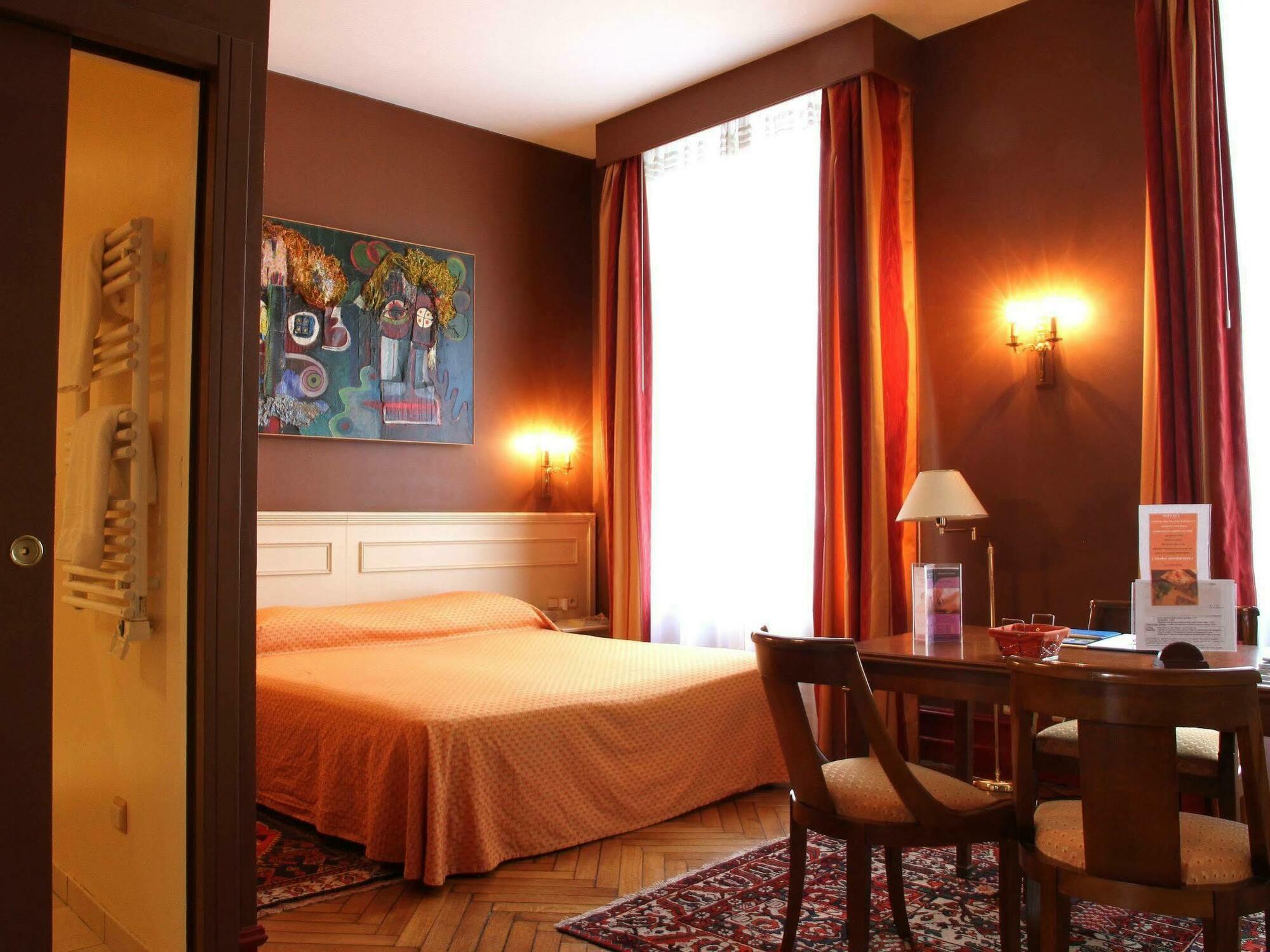 Ermitage Bouquet Hotell Rouen Exteriör bild